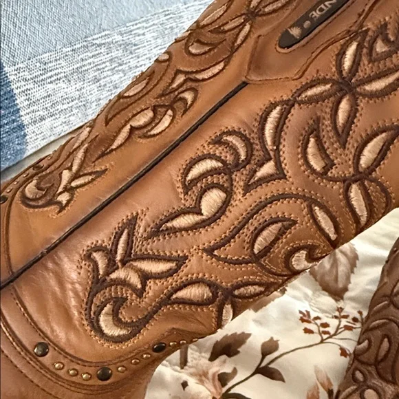 WOMEN'S ROUND UP HOLLY PERFORMANCE WESTERN BOOTS - BROAD SQUARE TOE - Picture 12 of 12